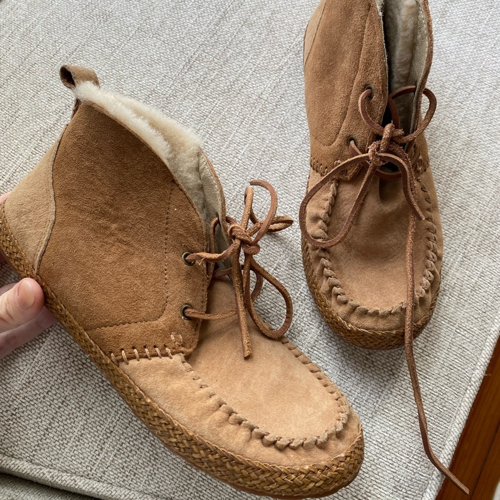 Women’s tan Ugg mocassin boots size 7 worn once
